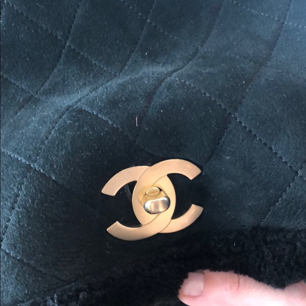 Chanel Handbag - Picture 2 of 5